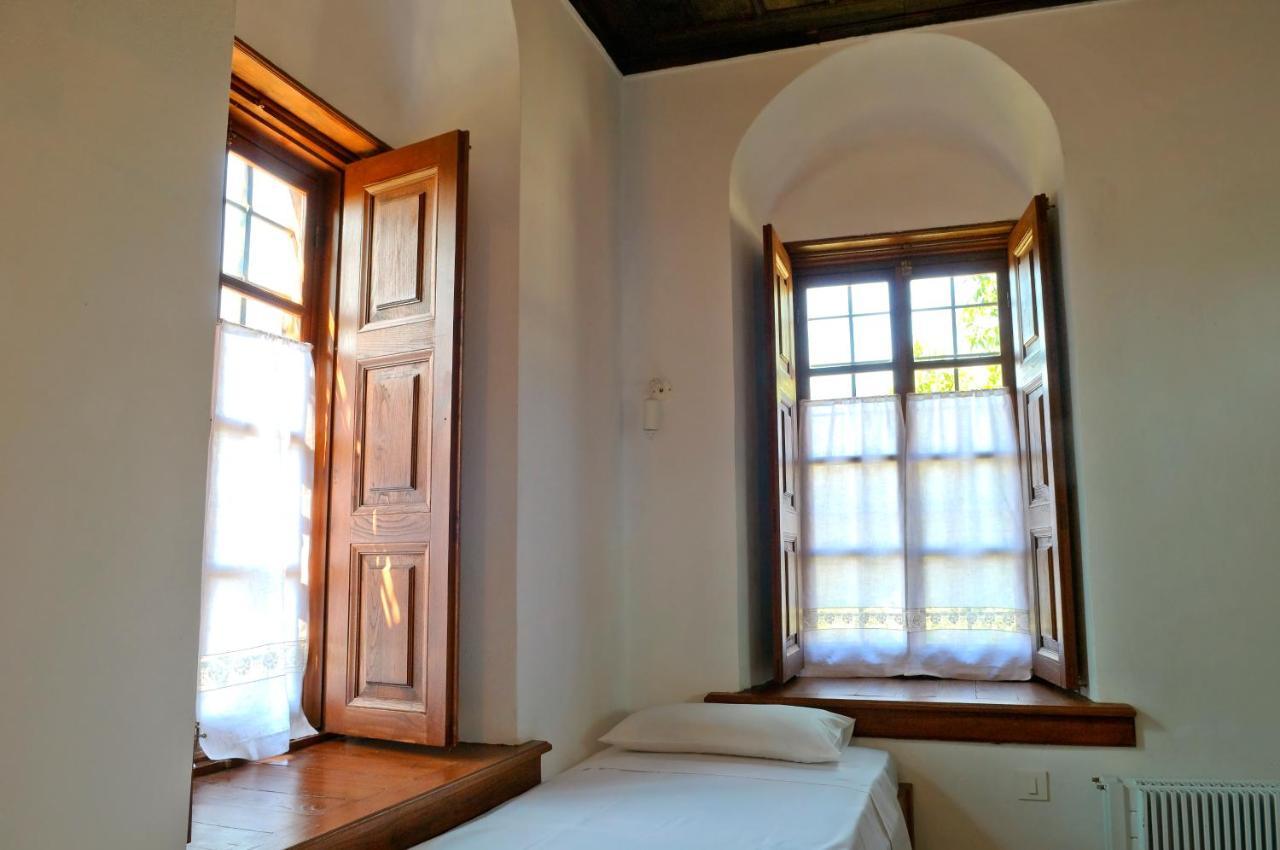 Hotel Alatinos à Pinakátai Extérieur photo