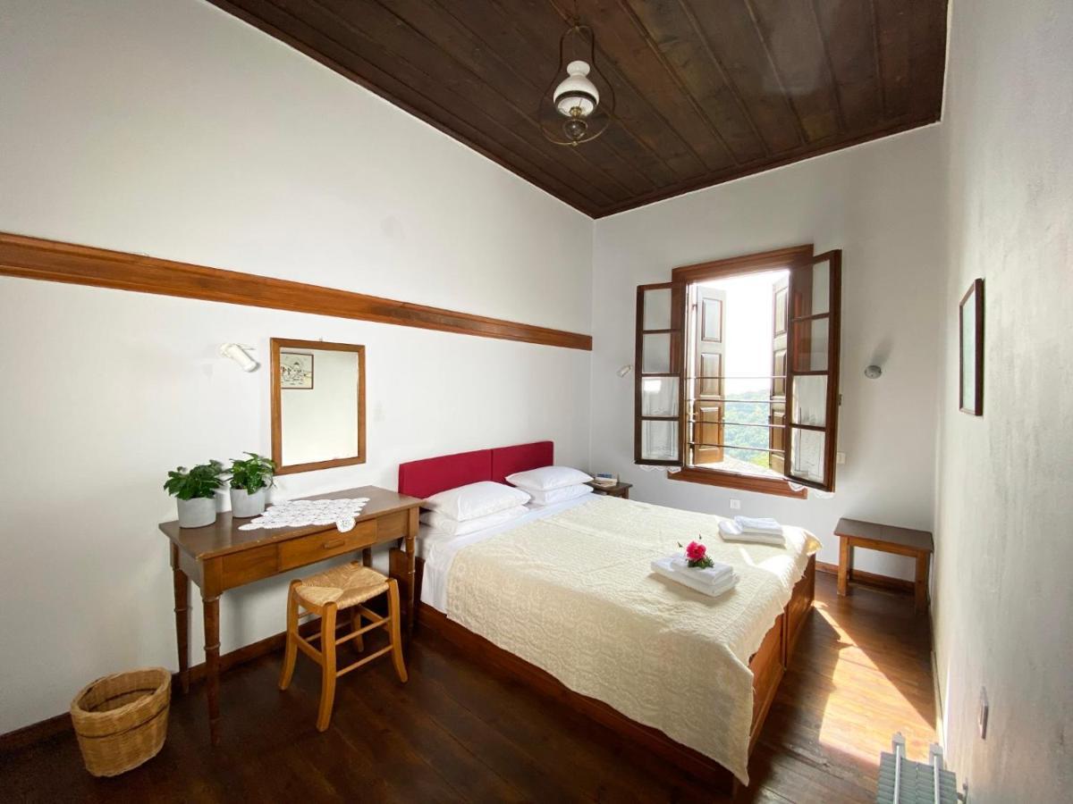 Hotel Alatinos à Pinakátai Extérieur photo