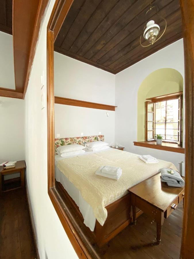 Hotel Alatinos à Pinakátai Extérieur photo