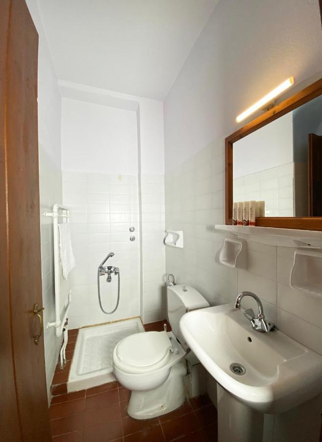 Hotel Alatinos à Pinakátai Extérieur photo