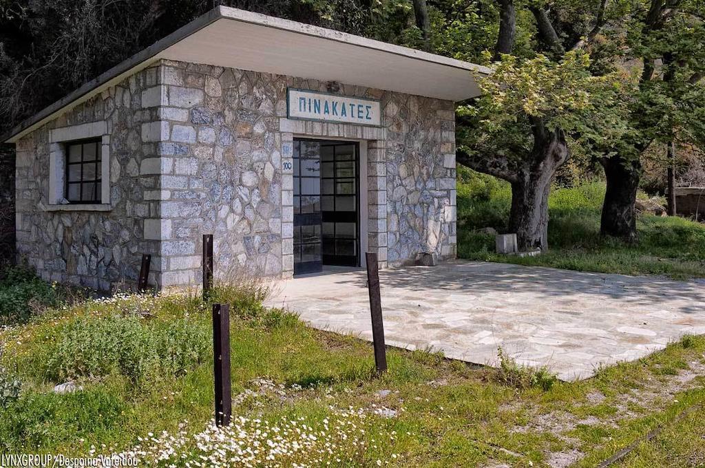 Hotel Alatinos à Pinakátai Extérieur photo
